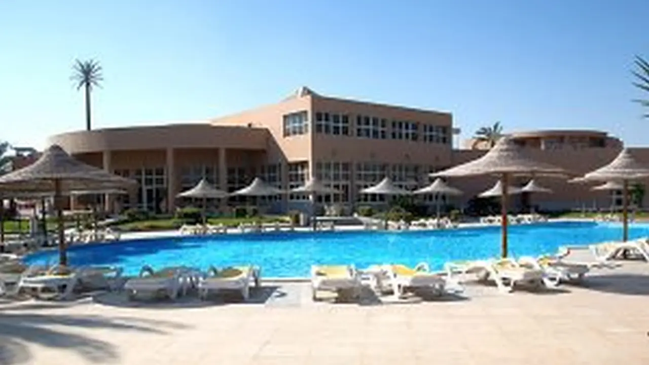 الفندق رومانس & أكوا بارك - العين السخنة